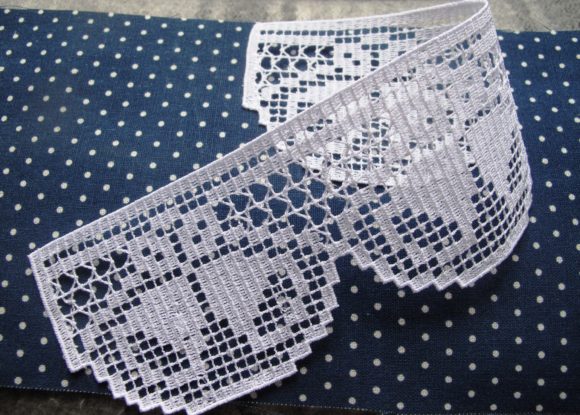 FSL Christmas Bells Lace
